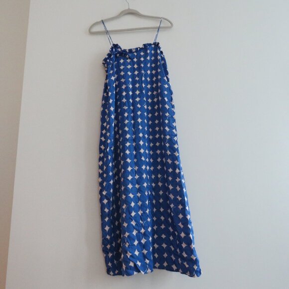 Blue and White Geometric Pattern Dress - Picture 9 of 16